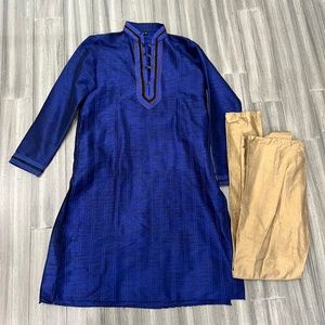 Elegant Men’s Blue & Gold Kurta!
